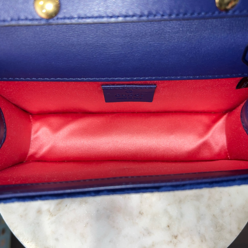 Gucci Authentic Velvet Blue Shoulder Bag, Gold Rope Chain - Picture 2 of 8